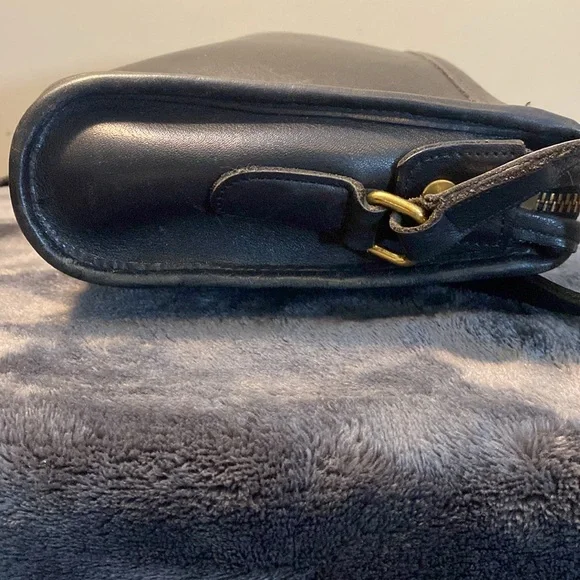 Coach vintage beautiful black bag. - Picture 4 of 9